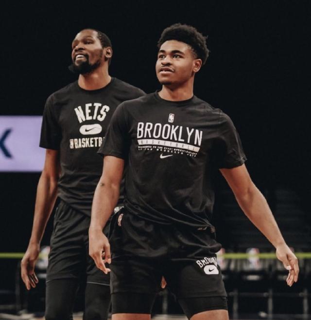 1637639372677071347.jpg a5200b89gy1gwow9ec9maj20u00uwmzw.jpg